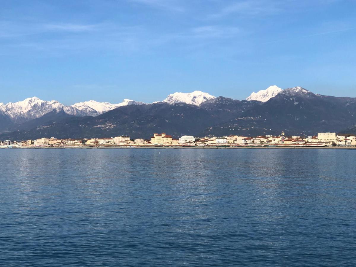 Riva Dei Fiori * Viareggio